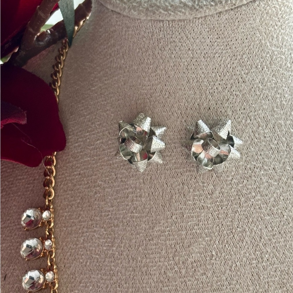 🌟BUY 1 GET 1 FREE🌟 BRAND NEW Festive Gift Bow Stud Earrings